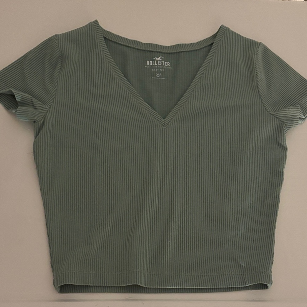 Hollister Women's Sage Ribbed Crop Top